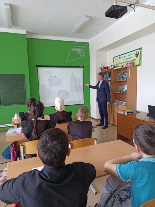 18 март — Кырымның Россия белән кушылу көне