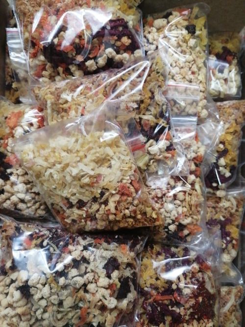 Гөлүсә кабат махсус хәрби операциядәге егетләргә ярдәм итә