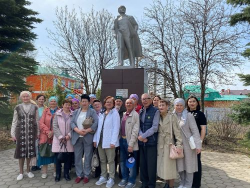 Әтнә үзәк китапханәсенең өлкән яшьтәге актив китап укучылары Арча шәһәренә сәяхәт кылдылар