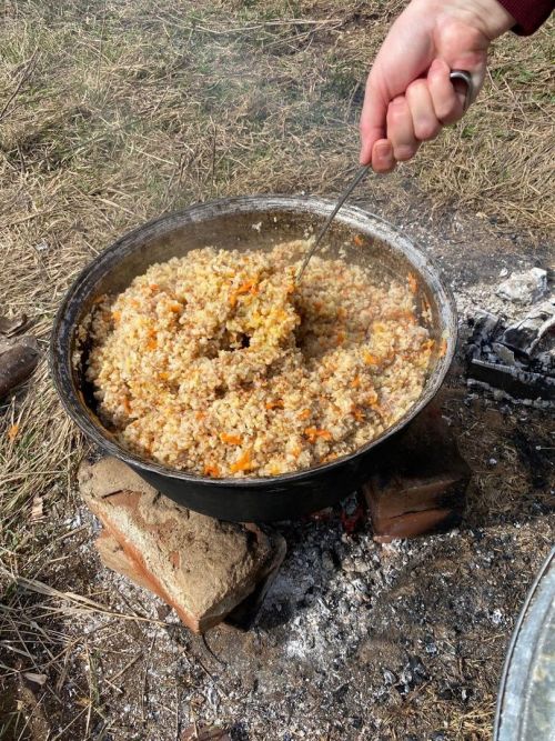 Иске Өҗемдә «Карга боткасы» пешерделәр