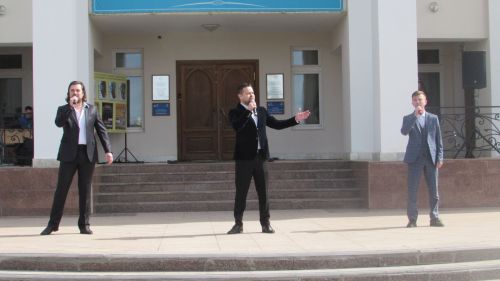 Бәйрәм бүген!