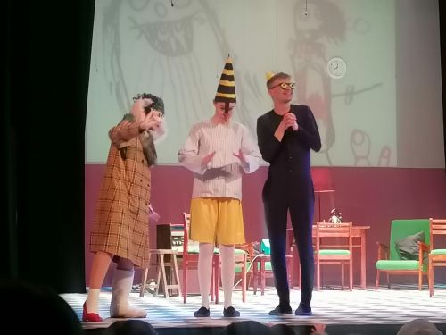 Шарыпово шәһәренең дәүләт драма театры Әтнәдә