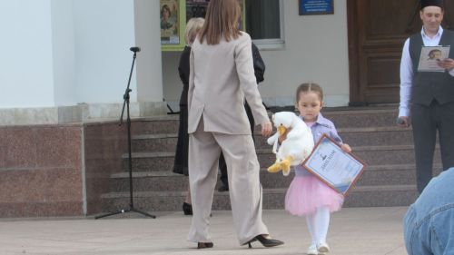 Бәйрәм бүген!