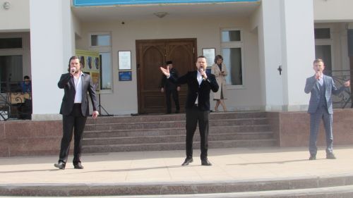 Бәйрәм бүген!