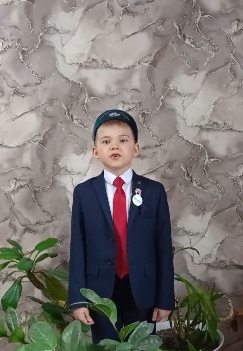 26 апрель — татар халкының бөек шагыйре Габдулла Тукай туган көн һәм Туган тел көне