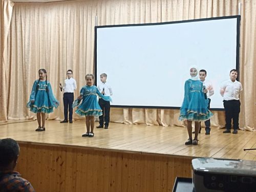 Канатлар куя сәхнә