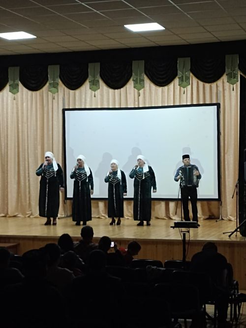 Канатлар куя сәхнә