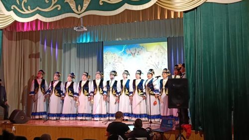 Канатлар куя сәхнә