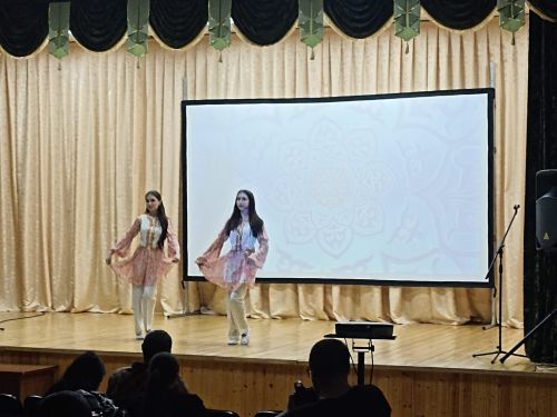 Канатлар куя сәхнә