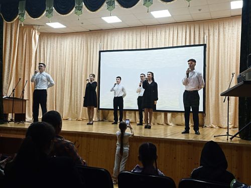 Канатлар куя сәхнә
