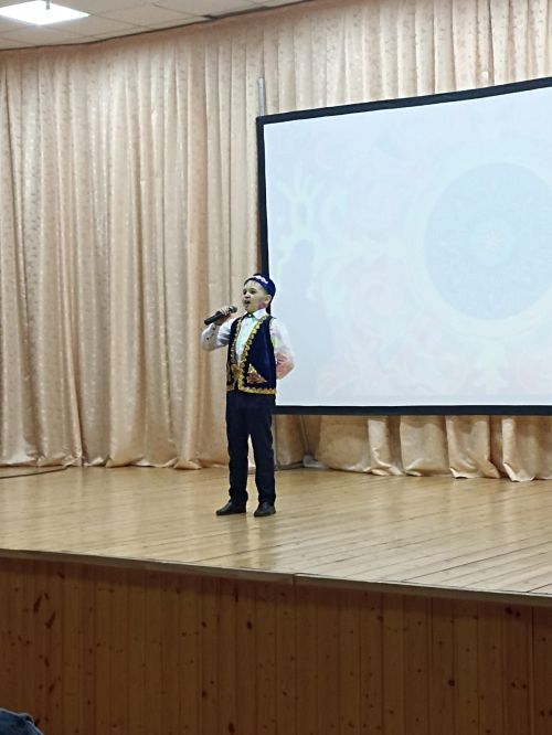 Канатлар куя сәхнә