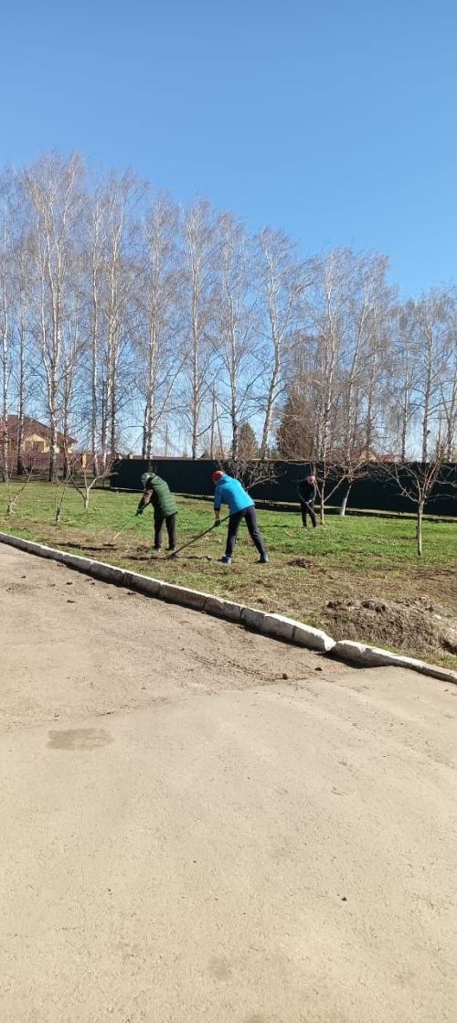 Бордюрларны, агачларны агарттылар