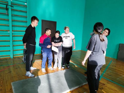Әтнә авыл хуҗалыгы техникумындада гер күтәрү буенча ярыш үтте