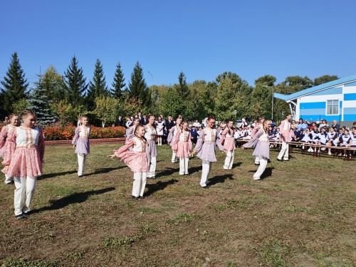Әтнәдә белем бәйрәмен билгеләп үттеләр