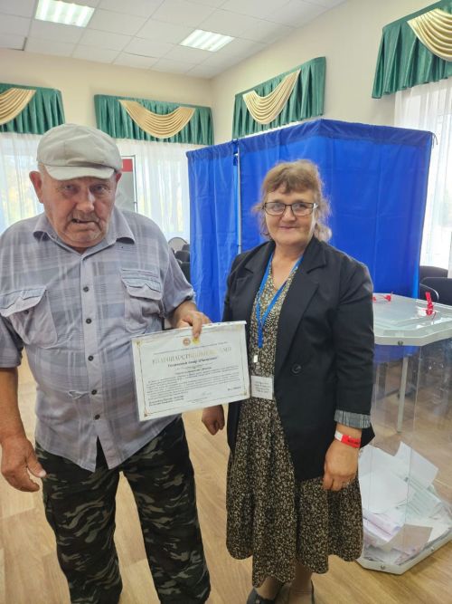 Әтнәдә сайлаулар көнне министр Рәхмәтенә лаек булдылар
