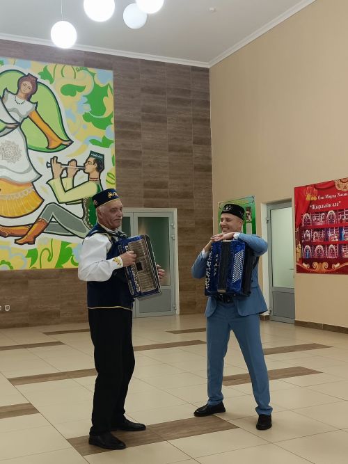 «Күңелләрдә тальян моңнары» исемле телевизион тапшыруда әтнәләр катнаша