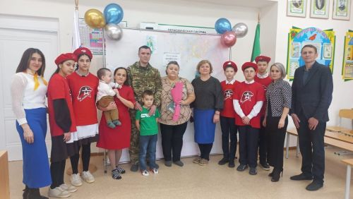 Олы Мәңгәрдә алгы сызыктан ялга кайткан Җиһаншин Айнур белән очрашу булды