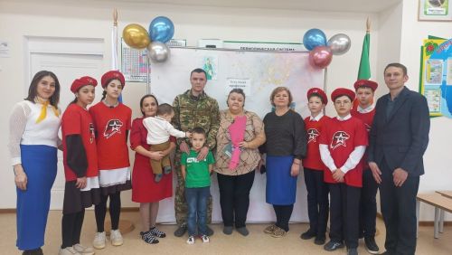 Олы Мәңгәрдә алгы сызыктан ялга кайткан Җиһаншин Айнур белән очрашу булды