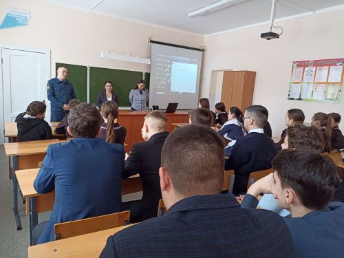 Куәм урта мәктәбендә очрашу узды