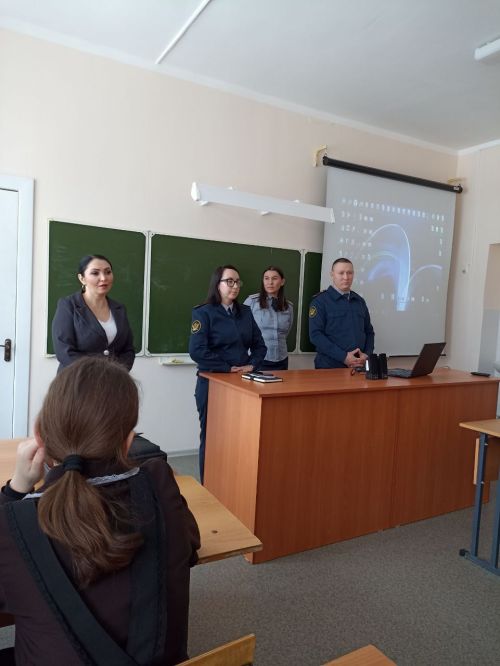 Куәм урта мәктәбендә очрашу узды