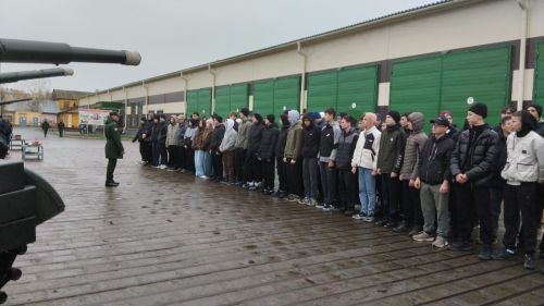 Олы Әтнә урта мәктәбенең 10 класс укучылары Казан югары танк команда училищесында булдылар