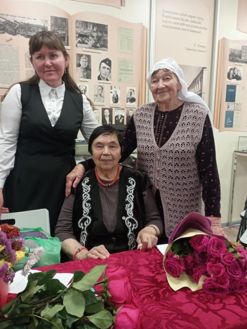 Сибгат Хәким музеенда «Кадерле кунак сез безгә» дип исемләнгән кичә узды