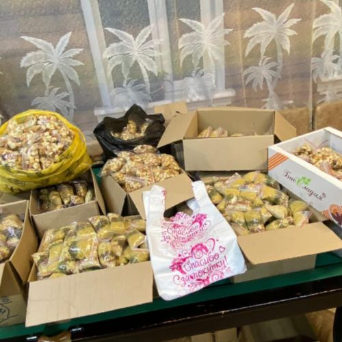 Ташчишмәлеләр хәрбиләргә  коры аш,  сухари,  маскировка сеткасы әзерләгәннәр