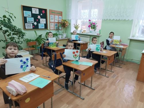 Балаларның күңел җылысын кушып ясаган матур открыткалар - егетләребезгә рухи терәк