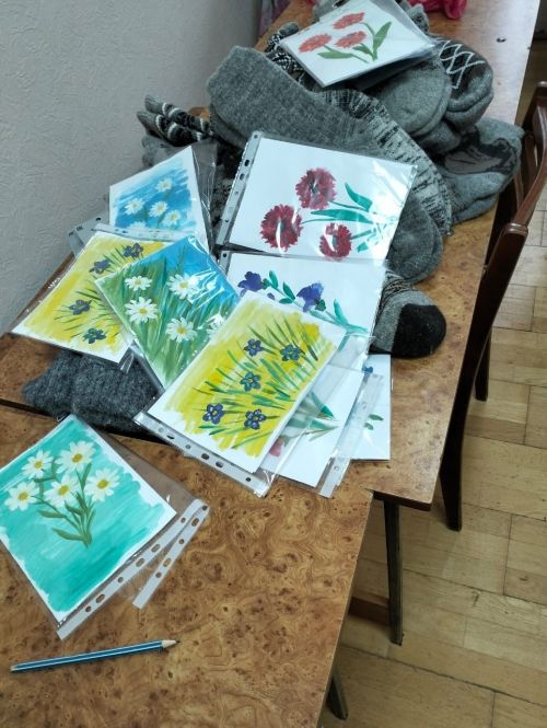 Балаларның күңел җылысын кушып ясаган матур открыткалар - егетләребезгә рухи терәк