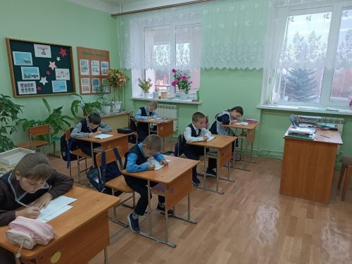 Балаларның күңел җылысын кушып ясаган матур открыткалар - егетләребезгә рухи терәк