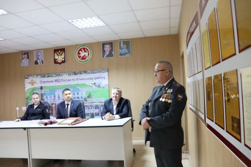 Полиция хезмәткәрләре һөнәри бәйрәмнәрен билгеләп үтәләр