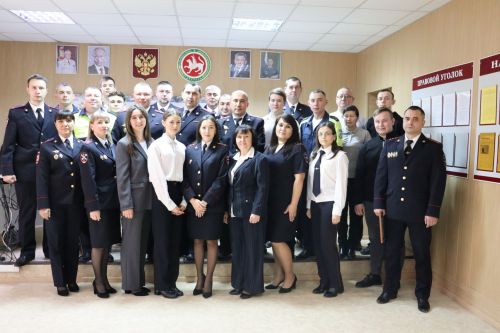 Полиция хезмәткәрләре һөнәри бәйрәмнәрен билгеләп үтәләр