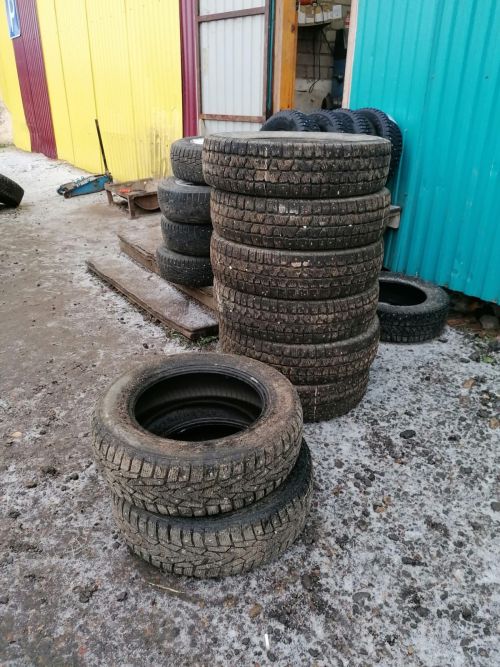 Әтнә районында яуган кар машина йөртүчеләрне кыен хәлдә калдырды