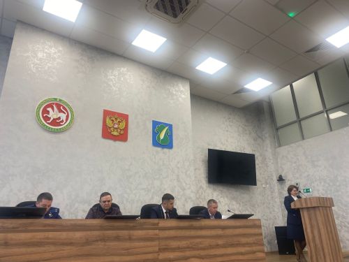 Әтнә муниципаль районының балигъ булмаганнар эшләре һәм аларның хокукларын яклау комиссиясенең чираттагы киңәйтелгән утырышы булды