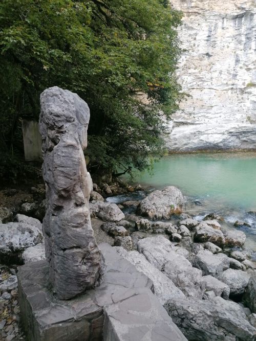 Кунакчыл һәм кояшлы Абхазия