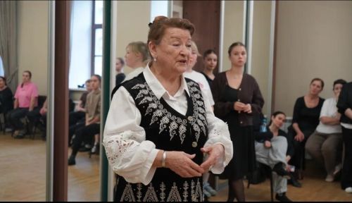 Татарстанның мәдәни ресурс үзәге Татарстан республикасы Дәүләт җыр һәм бию ансамбле белән берлектә интенсив курслар алып барды