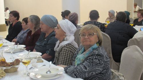 Әтнә районында махсус хәрби операциядәге ир-егетләрнең әниләрен хөрмәтләделәр