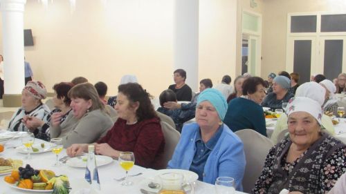 Әтнә районында махсус хәрби операциядәге ир-егетләрнең әниләрен хөрмәтләделәр