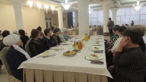Әтнә районында махсус хәрби операциядәге ир-егетләрнең әниләрен хөрмәтләделәр