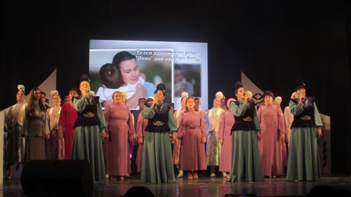 Уллары махсус хәрби операциядә катнашкан әниләр чыгышы алкышларга күмелде