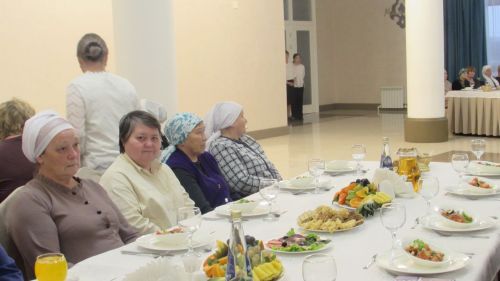 Әтнә районында махсус хәрби операциядәге ир-егетләрнең әниләрен хөрмәтләделәр
