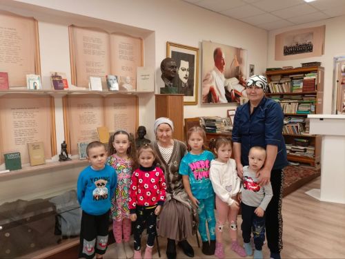 Сибгат Хәким музеенда Татарстан Республикасы Конституциясе көне уңаеннан «Чулпан» балалар бакчасында тәрбияләнүчеләр өчен тәрбия дәресе үтте