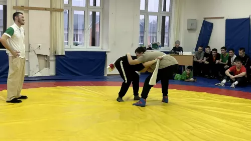 Әтнәдә көрәш буенча урта мәктәп беренчелеге булды