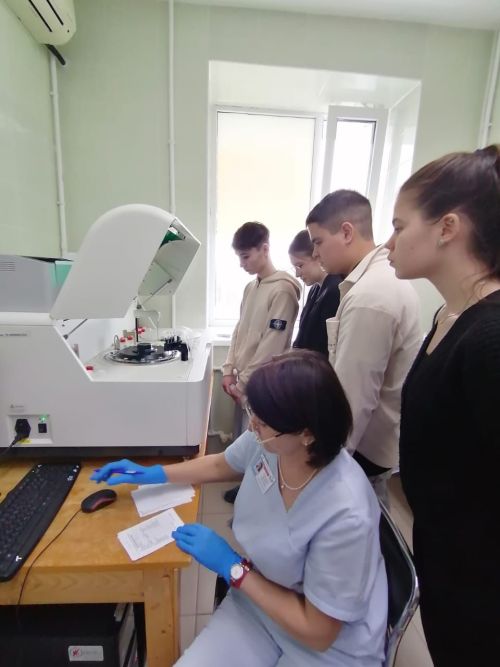 «Ак халатлы фәрештәләр»