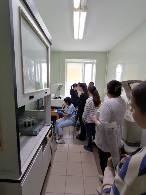 «Ак халатлы фәрештәләр»