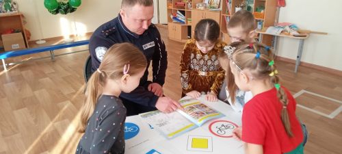 Әтнә районы мәктәпләрендә юл иминлеге хезмәткәрләре белән очраштылар