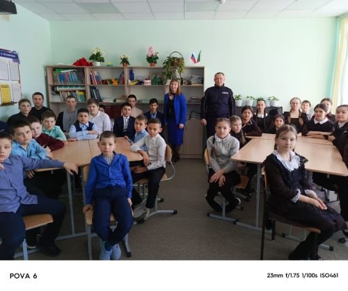 Әтнә районы мәктәпләрендә юл иминлеге хезмәткәрләре белән очраштылар