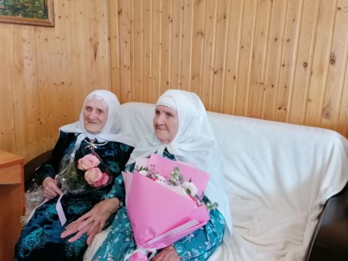 Әтнә районы Бәрәскә авылында яшәүче Әминә әбигә 100 яшь тулды
