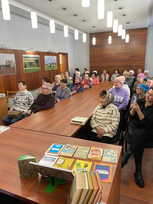Әтнә үзәк хастаханә табиб-терапевты Гөлгенә Сәгъдиева белән очрашу узды