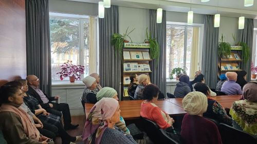 Әтнә үзәк хастаханә табиб-терапевты Гөлгенә Сәгъдиева белән очрашу узды